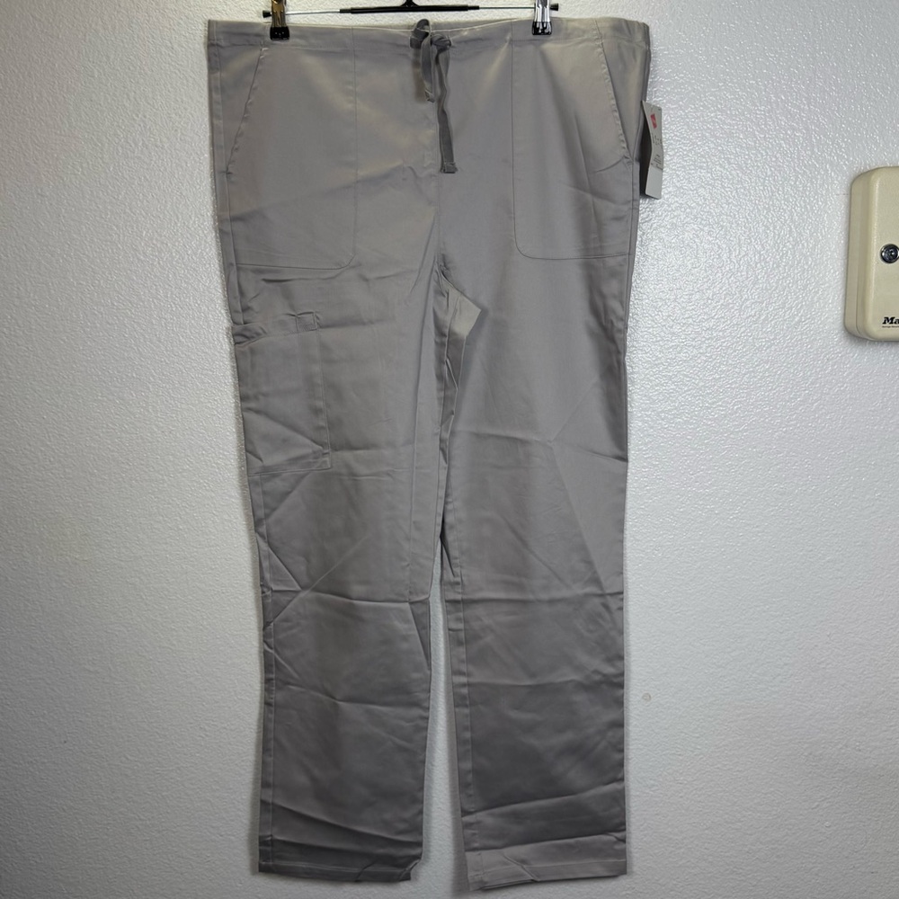 Hanes Women's Gray Straight Leg Pants‎